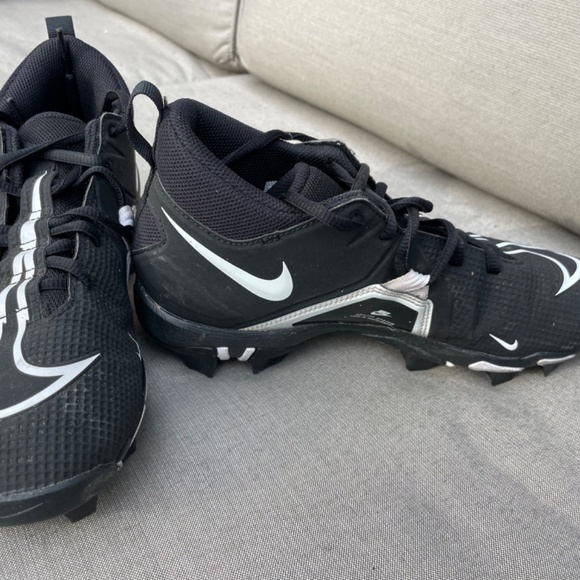 Men’s Nike Alpha Football Cleats - Picture 3 of 3
